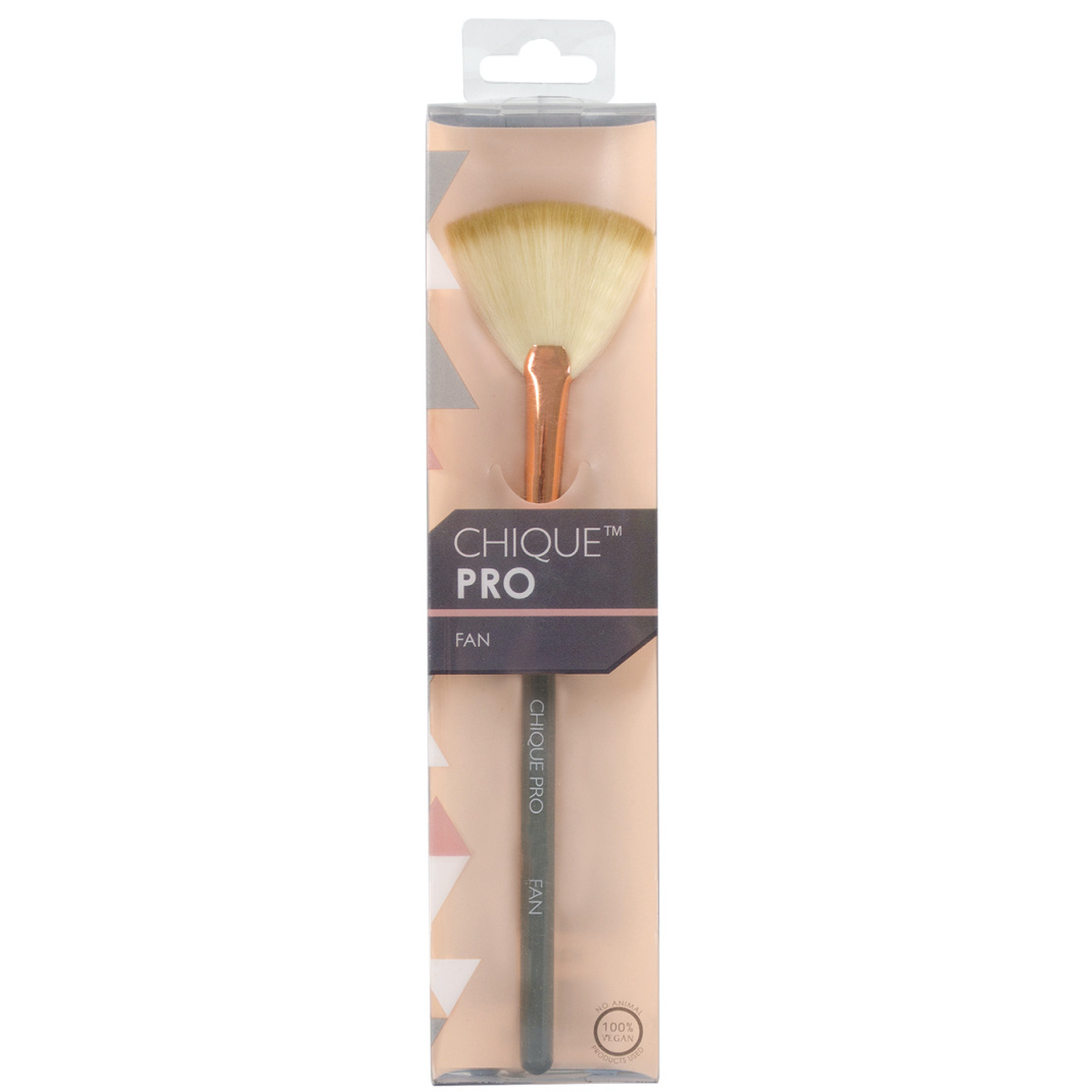 Chique® Pro Fan Makeup Brush