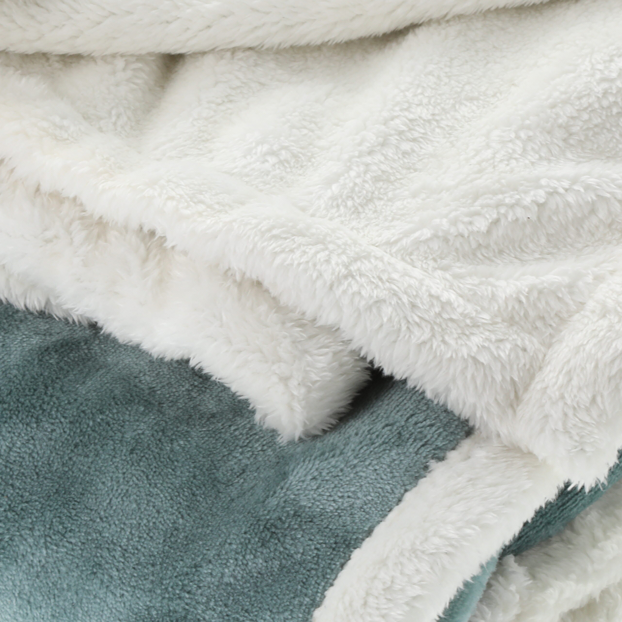 Velvet & Sherpa Throw Blanket 50in x 60in