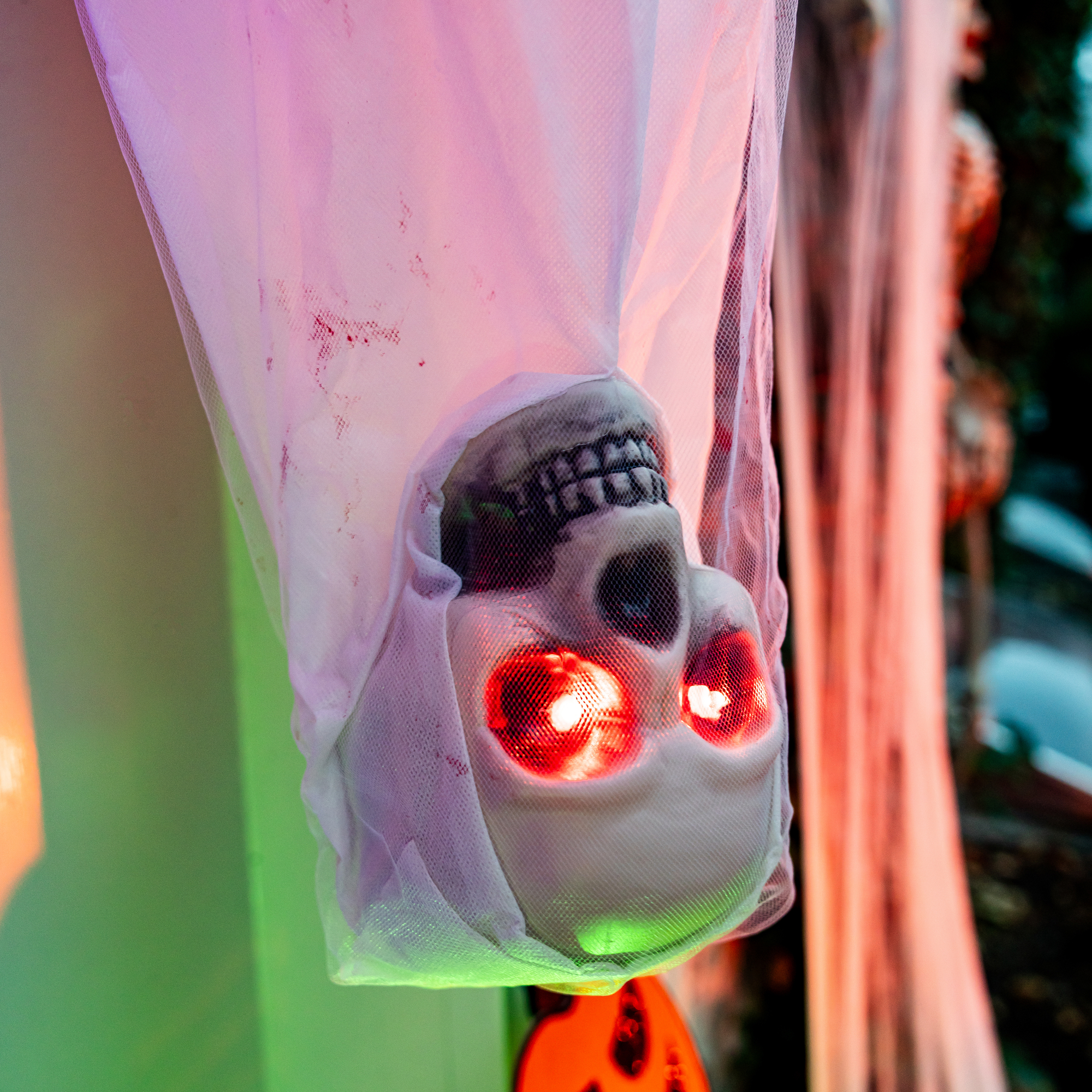 Sound-Activated Hanging Corpse Halloween Decoration 4.92ft