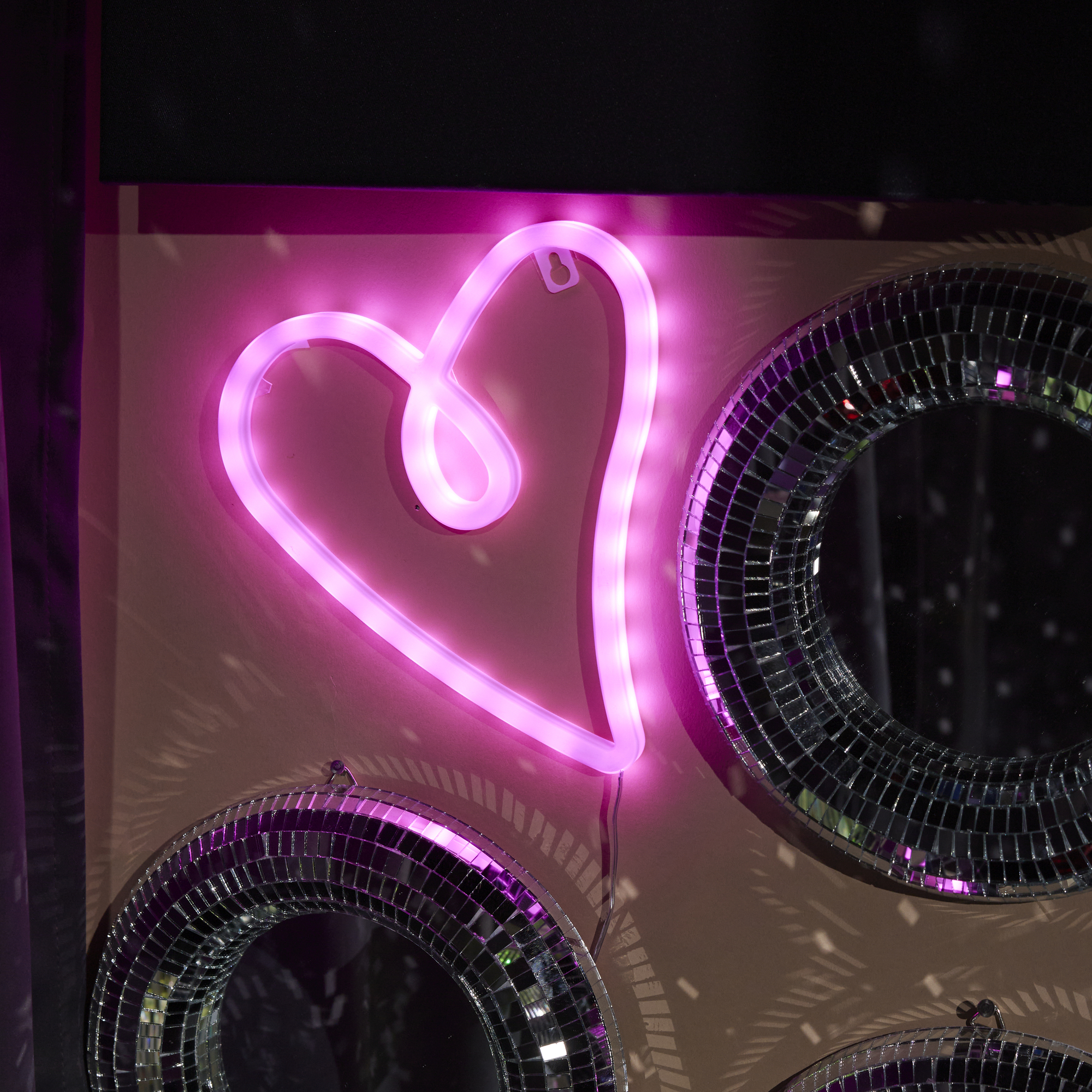 Heart LED Wall Light 7.9in x 8.7in