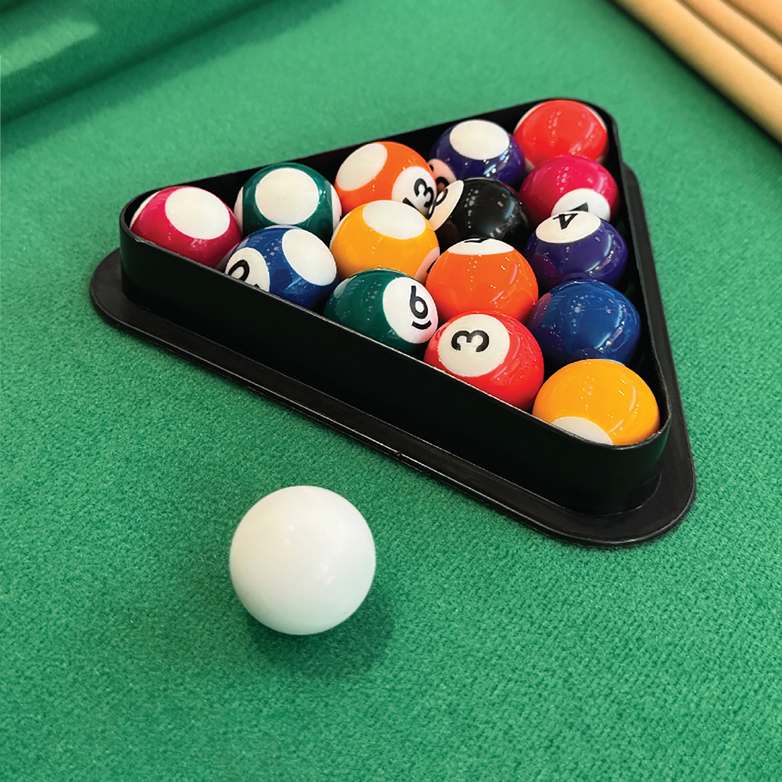 Standing Pool Table 32.5in x 20.2in