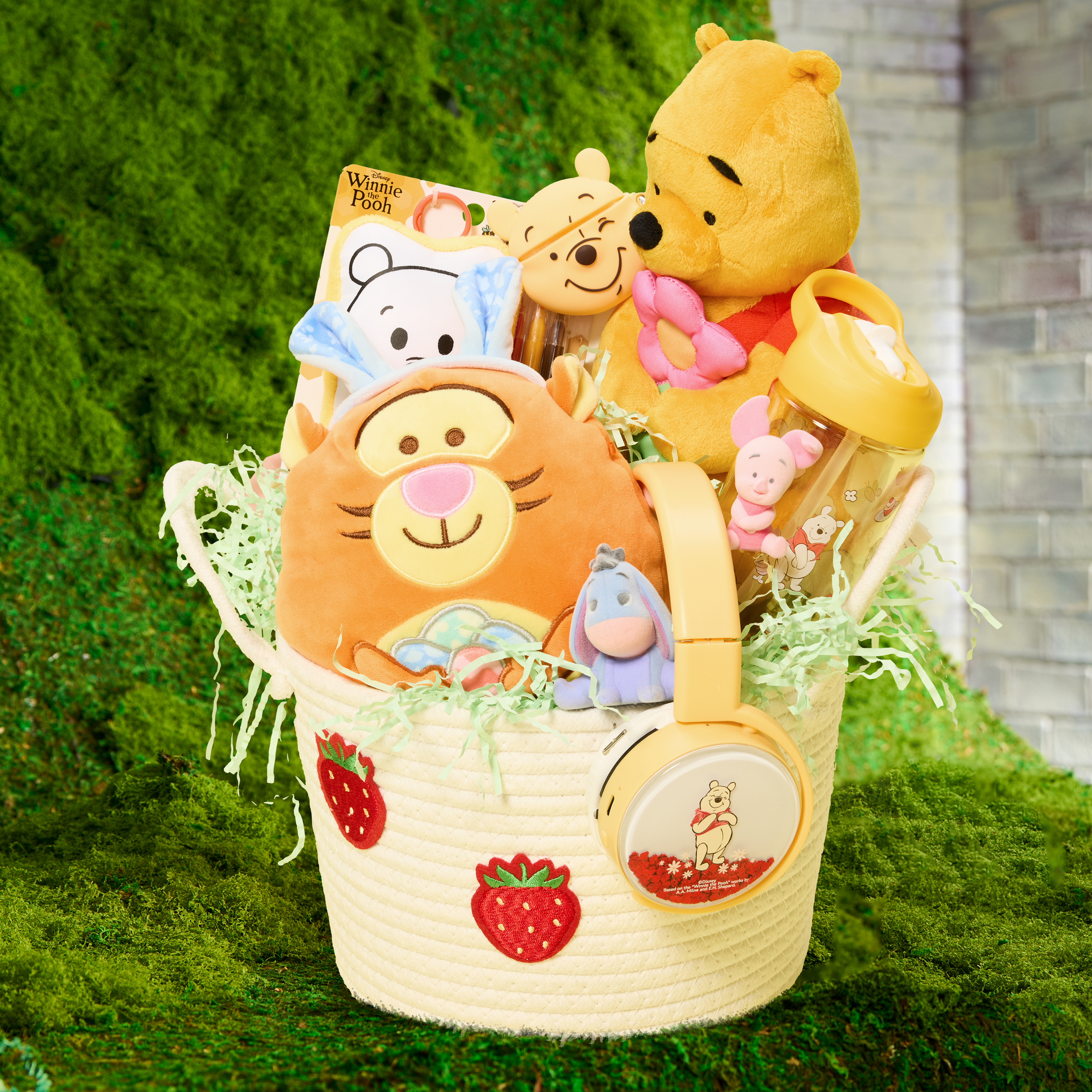 Disney Winnie the Pooh Easter Basket Bundle